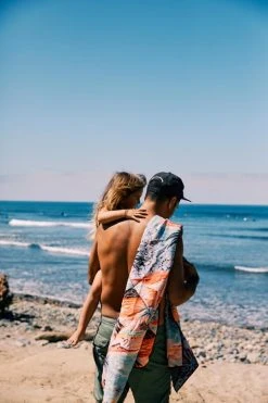 Nomadix Island Time Towel