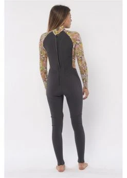 Womens Women's Sisstrevolution Summer Seas 3/2mm Back Zip Fullsuit 18 Womens Women's Sisstrevolution Summer Seas 3/2mm Back Zip Fullsuit