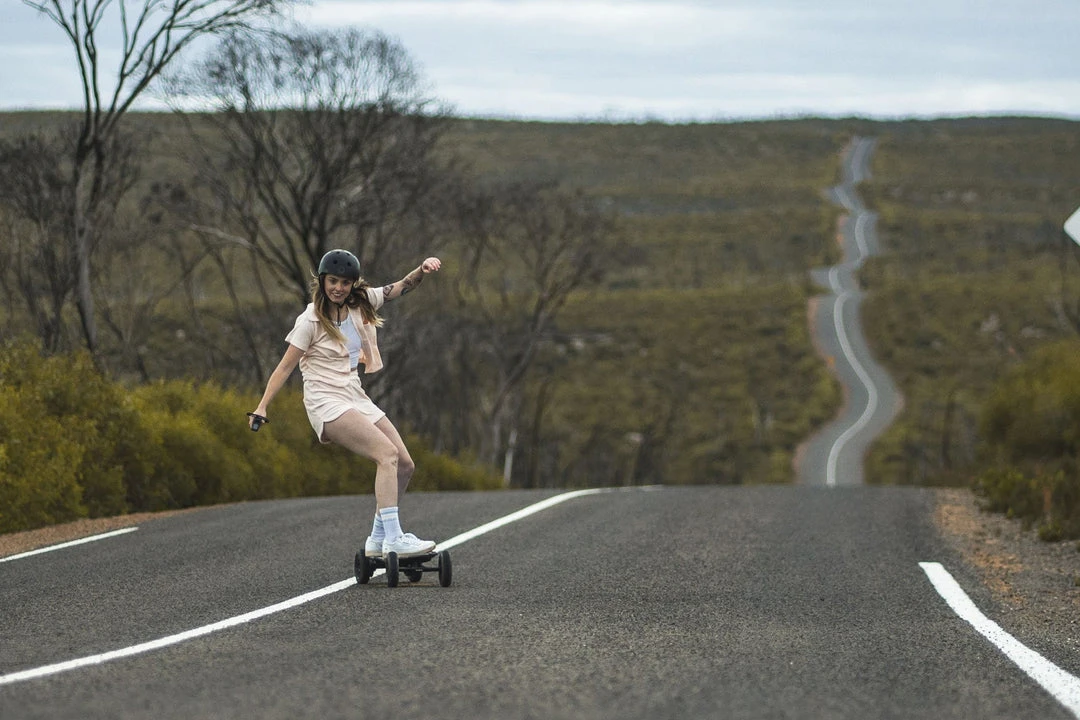 Evolve Skateboards Evolve Hadean Carbon All Terrain Electric Skateboard