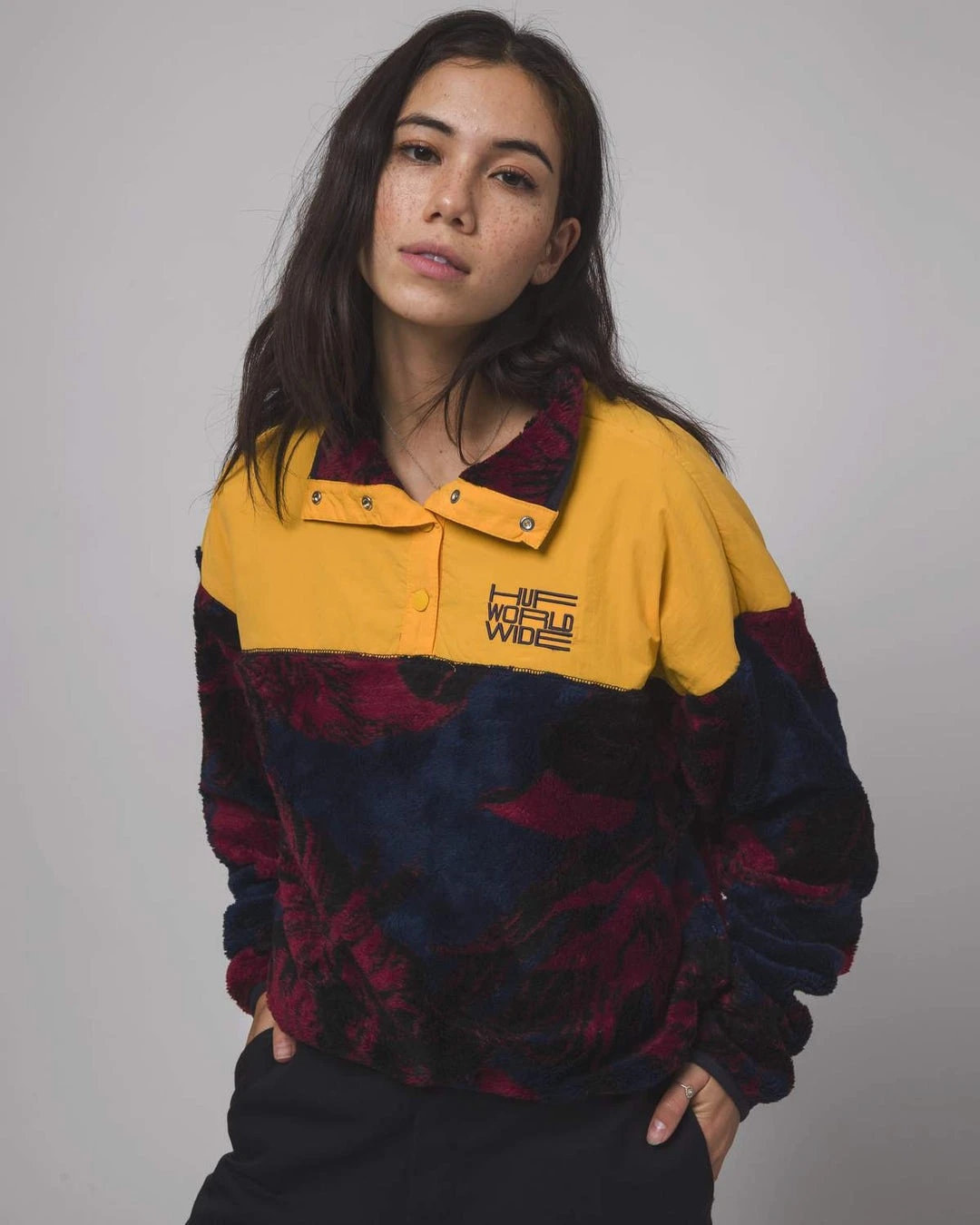 HUF Women's Sativa Sherpa Pullover Womens 6 HUF Women's Sativa Sherpa Pullover Womens