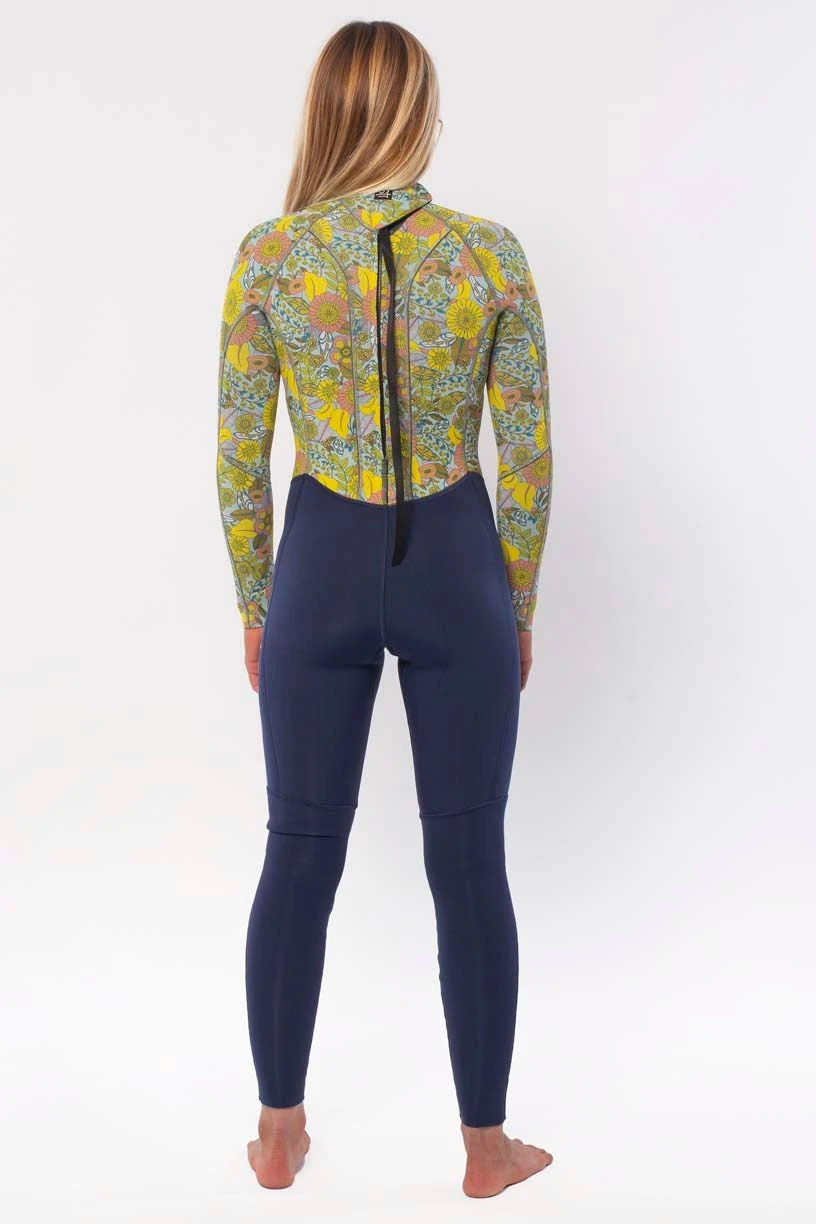 Womens Women's Sisstrevolution Summer Seas 3/2mm Back Zip Fullsuit 6 Womens Women's Sisstrevolution Summer Seas 3/2mm Back Zip Fullsuit