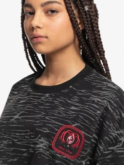 Womens Stranger Things X Quiksilver Upside Down Maxi Cropped S/S Tee 8 Womens Stranger Things X Quiksilver Upside Down Maxi Cropped S/S Tee
