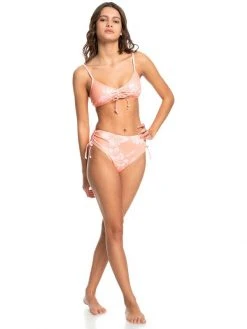 Quiksilver Classic Ruched Front Rib Swim Top 8 Quiksilver Classic Ruched Front Rib Swim Top