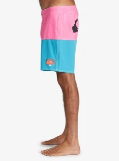 Stranger Things X Quiksilver Butt Logo 1986 17" Boardshorts 17 Stranger Things X Quiksilver Butt Logo 1986 17