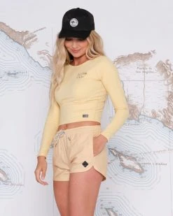 Salty Crew Find Refuge Rashguard 7 Salty Crew Find Refuge Rashguard