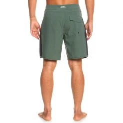 Quiksilver Surfsilk Arch 18" Boardshorts Mens 8 Quiksilver Surfsilk Arch 18