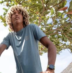 Manera Mens Wetshirt Short Sleeve Rashguard