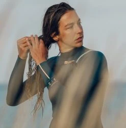 Manera Women's Seafarer 3/2mm Chest Zip Long Sleeve Springsuit