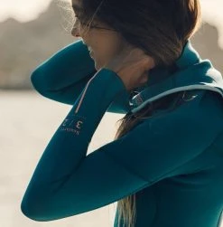 Manera Women's Seafarer 3/2mm Chest Zip Long Sleeve Springsuit